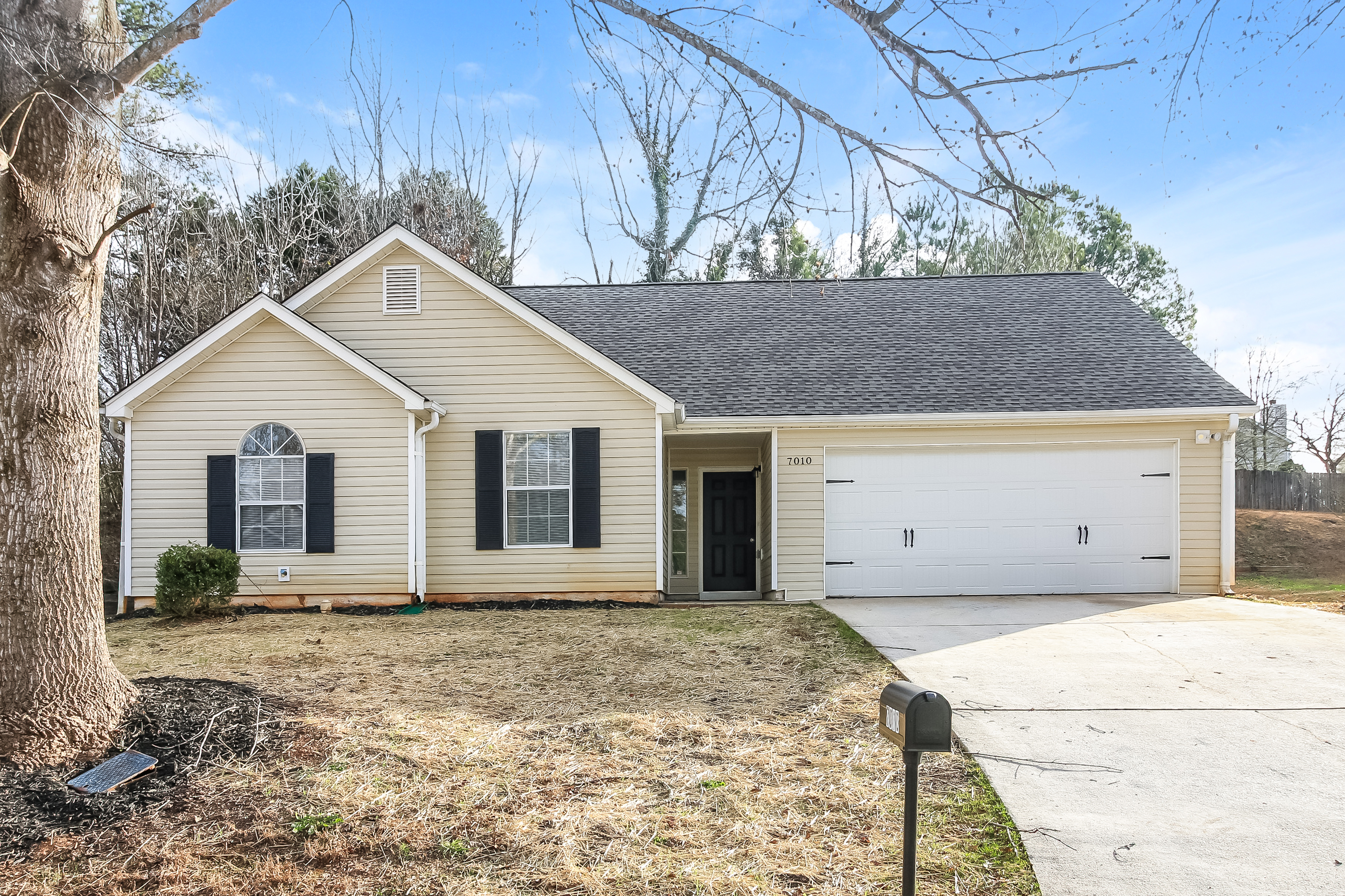 7010 New Dale Rd REX, GA 30273